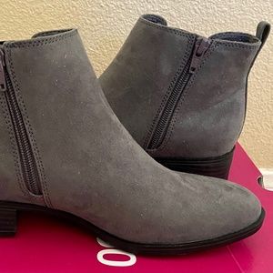 SO Averyy Grey Faux Suede Ankle Boots